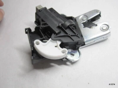 AUDI A4 A5 A6 A8 2004-2017 | VW CC JETTA PASSAT CIERRE TAPA MALETERO Foto 1 de 4