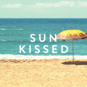 NEW Sold Out! Signature Soy Illume Tin Can  Candle Sun Kissed Gift - Picture 1 of 3