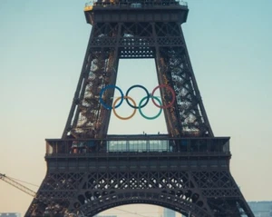 OLYMPISCHE SOMMER 2024 PARIS HOHE QUALITÄT 8X10 GLÄNZEND GEDRUCKTES FOTO - Bild 1 von 1