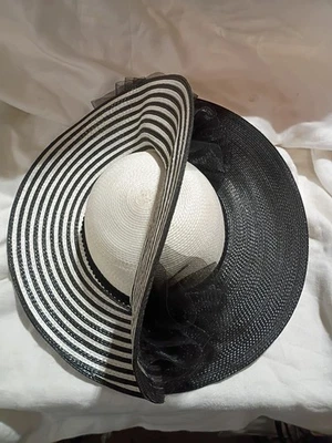 Sombrero de iglesia dominical para mujer hecho en Taiwán talla mediana (6,5" de diámetro) Foto 1 de 4