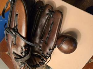 John Woodbridge And Sons Baseball Glove And Ball - Picture 1 of 6