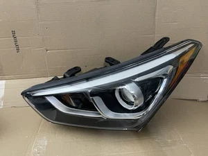2017 2018 Hyundai Santa Fe Sport Left Side Halogen headlight OEM 92101 4Z500 - Picture 1 of 7