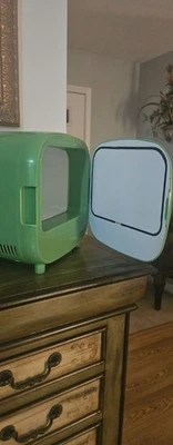 Mini Cooler & Warmer - Image 1 of 4