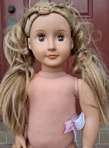 Muñeca Battat Our Generation H18000-02 2019 cabello rubio sucio y ojos marrones 18" - Imagen 1 de 5