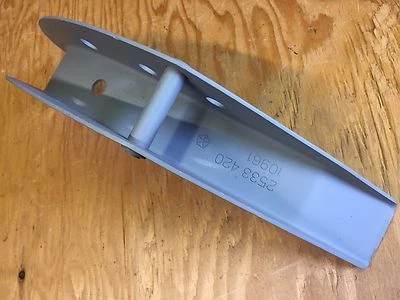 Chrysler 300 1967 New Yorker Town & Country carrocería C parachoques gancho restaurado Foto 1 de 2