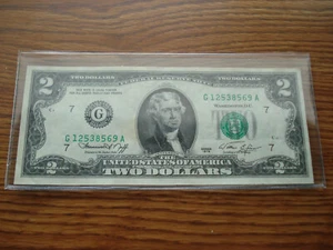 EIN EXTRA SCHÖNER 1976 2$ ZWEIHUNDERTJAHRFEIERSCHEIN IN KUNSTSTOFFHÜLLE, GRÜNES SIEGEL E-6 - Bild 1 von 6