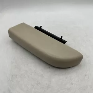 03-11 LINCOLN TOWN CAR FRONT PASSENGER RIGHT ARM ARMREST DOOR LID PARCHMENT OEM - Foto 1 di 5
