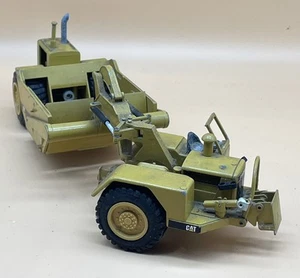 NZG 1:50 627 1/50 CAT Scraper Liebherr Caterpillar Excavator Logo NZG Push Pull - Picture 1 of 17
