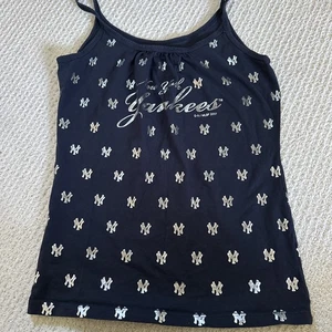 Rare New York Yankees MLB G111 Sports For Her Navy Tank With Silver Logo - Picture 1 of 7