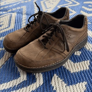 Zapatos informales Oxford de cuero marrón de encaje Merrell World Era para hombre talla 9,5, J45087 - Imagen 1 de 15