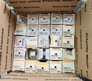 Sylvania 20671 13W CF13DD/E/835 4 Pin G24q-1 Base 3500 Kelvin CFL - Lot of 25 - Picture 1 of 6