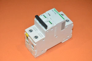 Schneider Electric iC60H B 16A Circuit Breaker A9F06216 - Picture 1 of 10