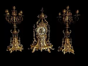 Antico orologio cattedrale francese in stile gotico con candelabri in bronzo - Foto 1 di 9