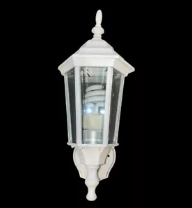 VTG 16 Inch Flat White Outdoor Wall Sconce Works Needs Light Sensor - Picture 1 of 8