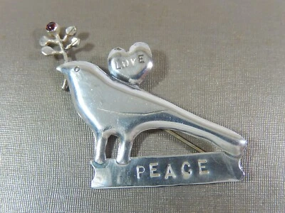 DESIGNER PEGGY JOHNSON STERLING SILVER 2003 PEACE DOVE W GARNET BROOCH PIN USA - Изображение 1 из 4