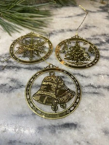 Vintage Set drei 3 dünne runde Weihnachtsschmuck Glocke Baum Schneeflocken - Bild 1 von 5