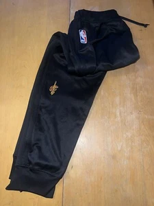 2016 ADIDAS CLEVELAND CAVALIERS TEAM ISSUED WARM UP SWEAT JOGGER PANTS XL + 2 - Picture 1 of 6