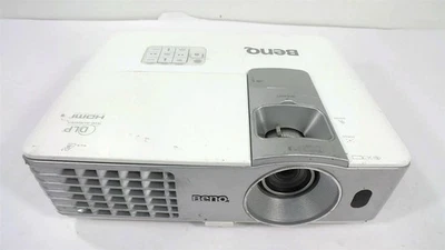 BenQ W1070 Full HD 3D Projector - HDMI 2000 Lumens - Lamp Timer : 1180 Hours - Image 1 of 4