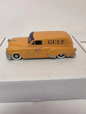 Brooklin 型号 31 - 1953 庞蒂亚克轿车配送 - 海湾油 — 第 1/4 张图片