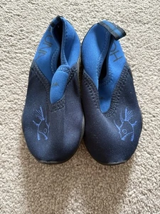 Kids Water Shoes Child Size 9 - Picture 1 of 2
