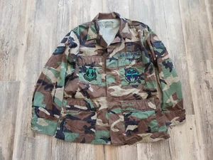 Túnica BDU Bosque Comando de Material SQ AF Apoyo Médico 95º Fuerza Aérea de los Estados Unidos M/S - Imagen 1 de 8