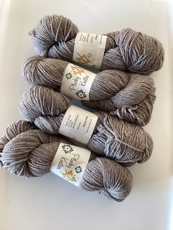 4 madejas plucky knitter erudito en mezcla invernal; 255 yardas ea Foto 1 de 1