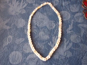 HANDCRAFTED WHITE BUTTON NECKLACE - NEW - Picture 1 of 3