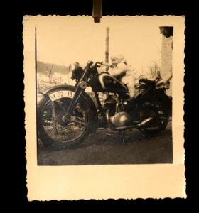altes Foto Motorrad mit Kleinkind um 1930 - Bild 1 von 5