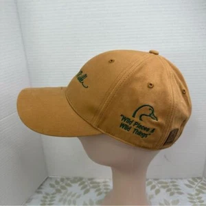 Auténtica gorra de béisbol Wildlife Series para hombre. Marrón dorado con escena de pato - Imagen 1 de 7