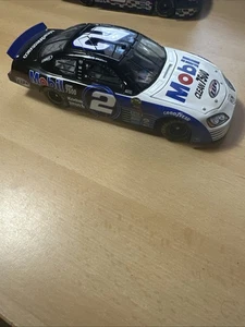 Rusty Wallace #2 Miller Lite Mobil Clean 7500 2005 1:24 Nascar Diecast No Box - Bild 1 von 10