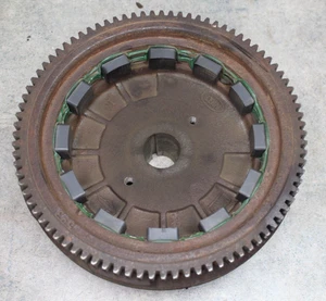 Volante Briggs and Stratton 693557 - Imagen 1 de 4