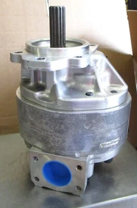 Komatsu 705-22-48010 Hyd. Gear Pump for Komatsu D575A-2 & D575A-3 New & Genuine - Picture 1 of 12