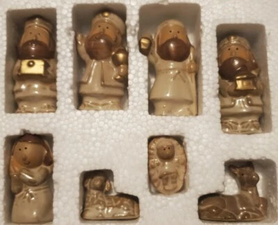 Фарфоровый рождественский набор из 8 маленьких фигурок овец ослов Мэри Джозеф мудрецов  - Изображение 1 из 3