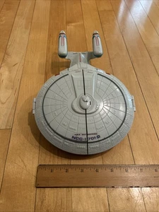1992 Paramount Pictures Playmates Star Trek NCC-1701-D mit Shuttle & Captain - Bild 1 von 24