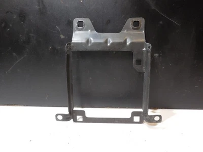 Средний кронштейн для поддержки переднего верхнего радиатора 03–12 Mercedes Benz R230 SL500 SL600 - Изображение 1 из 4