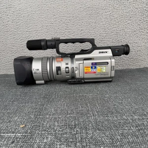 Cámara de video digital Sony DCR-VX2000 3CCD — Funciona / LCD no se muestra - Imagen 1 de 11