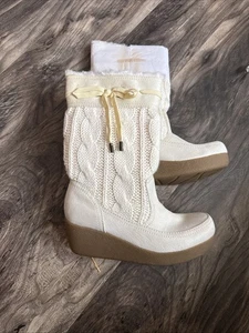 Damengröße 9M Decree Geneva cremeweißes Wildleder Keilabsatz Stiefel neu mit Karton Winter! - Bild 1 von 8