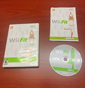 Wii Fit (Nintendo Wii, 2008) - Include manuale  - Foto 1 di 3