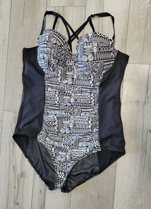 Torrid Black White Tribal Print Panel Swimsuit One-piece Strappy 3 3X 22-24 - Picture 1 of 5