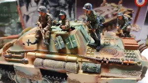 KING & COUNTRY WS59 WWII JAGDPANTHER "TANK DESTROYER" with WS062 Tank Riders - Picture 1 of 13