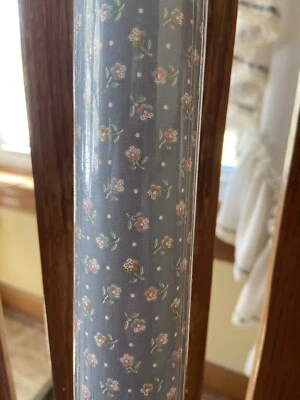 Nuevo Papel Pintado Floral Pequeño Vintage Sunworthy Prepegado 55.4sq. ft. Doble rollo Foto 1 de 4