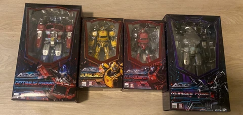 ThreeZero Transformers MDLX Lot Of 4 Cover