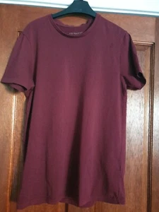Mens T-shirt Size Medium. Burgundy. - Picture 1 of 5