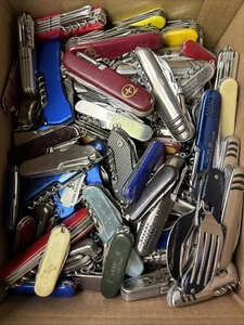 SET BESTEHEND AUS 20 Pfund generischen Multitools Multitools Zangen Messer Sägeblätter klappbar - Bild 1 von 12