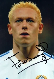 FINLAND, BIRMINGHAM & LEEDS UNITED: MIKAEL FORSSELL SIGNED 6x4 ACTION PHOTO+COA - Picture 1 of 1