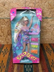 Vintage Barbie Bead Blast bambola bionda 18888 vestito viola stile capelli Mattel 1997 nuova con scatola - Foto 1 di 8