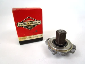 Genuine OEM Briggs & Stratton 394558 Recoil Clutch Starter Assembly New NOS - Picture 1 of 6