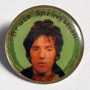 Pin esmaltado vintage Bruce Springsteen Darkness On The Edge Of Town botón insignia - Imagen 1 de 3
