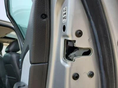 Conjunto de trava de porta traseira direita 2006-2011 Mercury Milan 2006-2012 Ford Fusion - Imagem 1 de 4