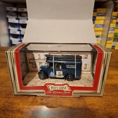 Lledo Days Gone Collector Guild 1932 Dennis Limousine ARP - DG035006 BOXED - Image 1 of 4